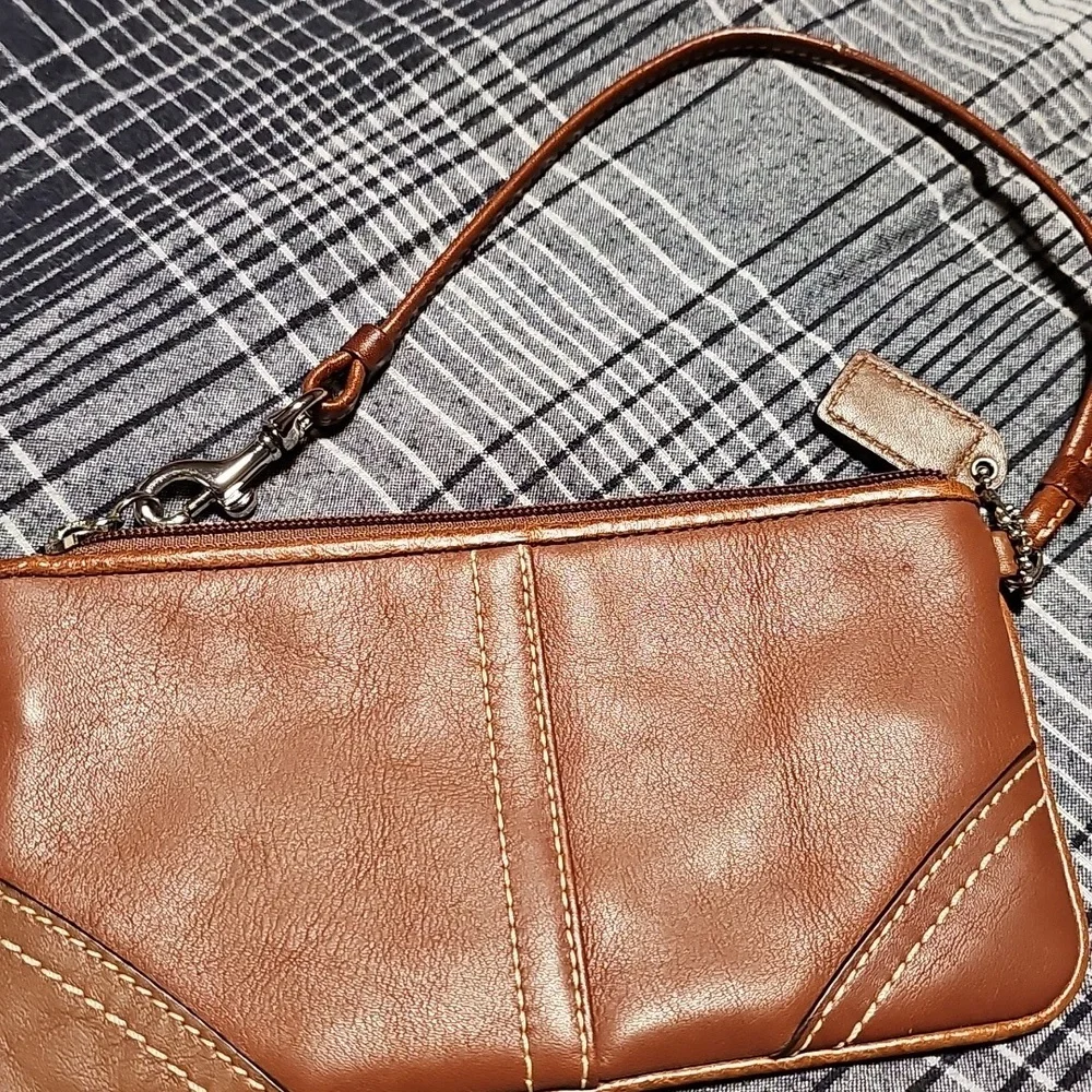 Coach leather wristlet Brown - Picture 2 of 4